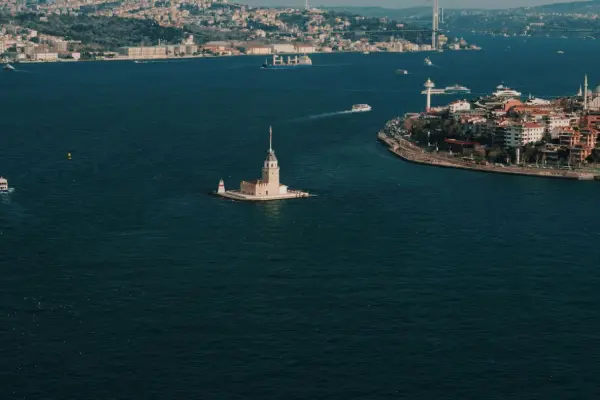 İstanbul Boğazı’nda Lüks Teknede Şirket Yemeği Organizasyonu