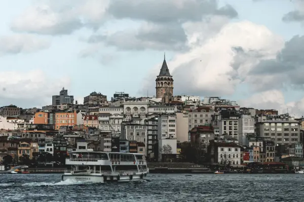 VIP Tekne Turunda Profesyonel İş Yemeği Deneyimi