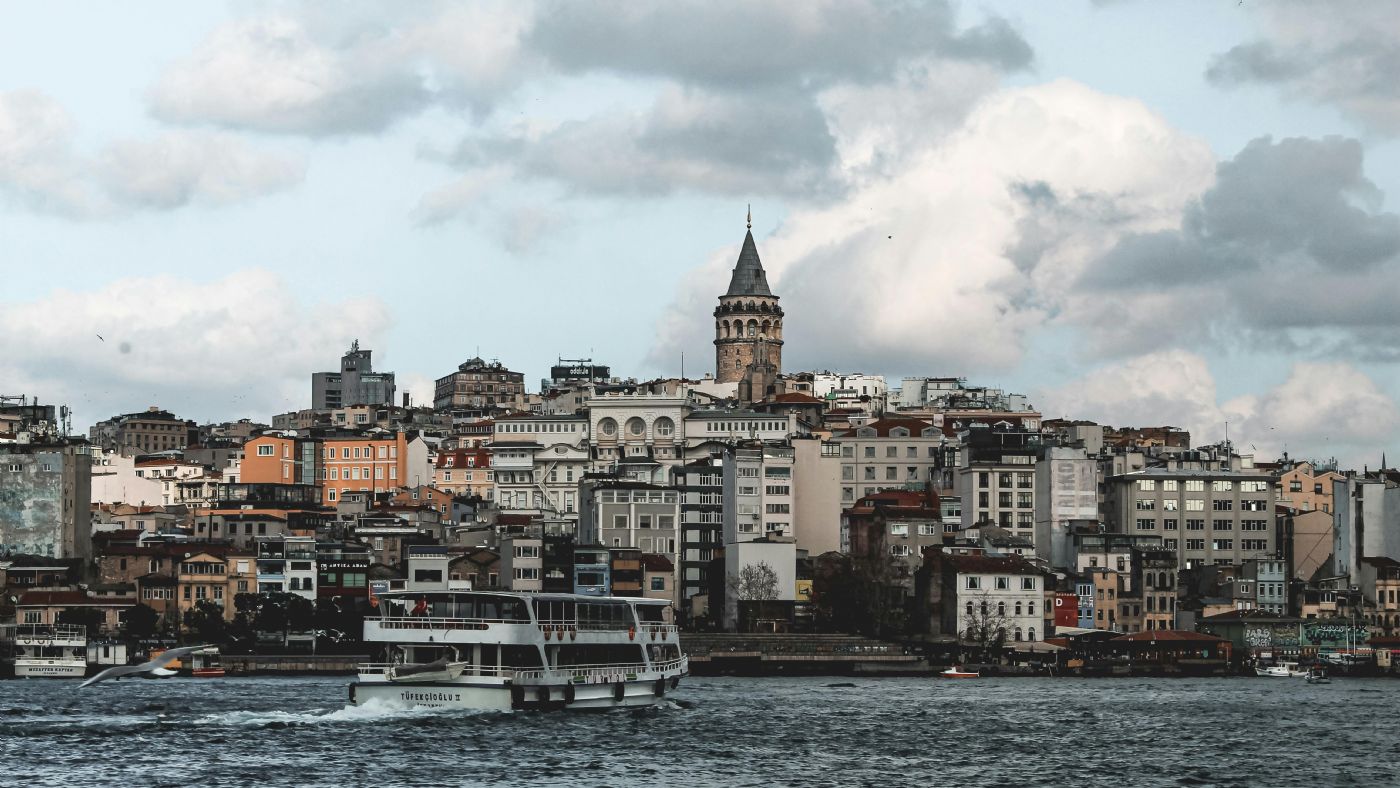 VIP Tekne Turunda Profesyonel İş Yemeği Deneyimi